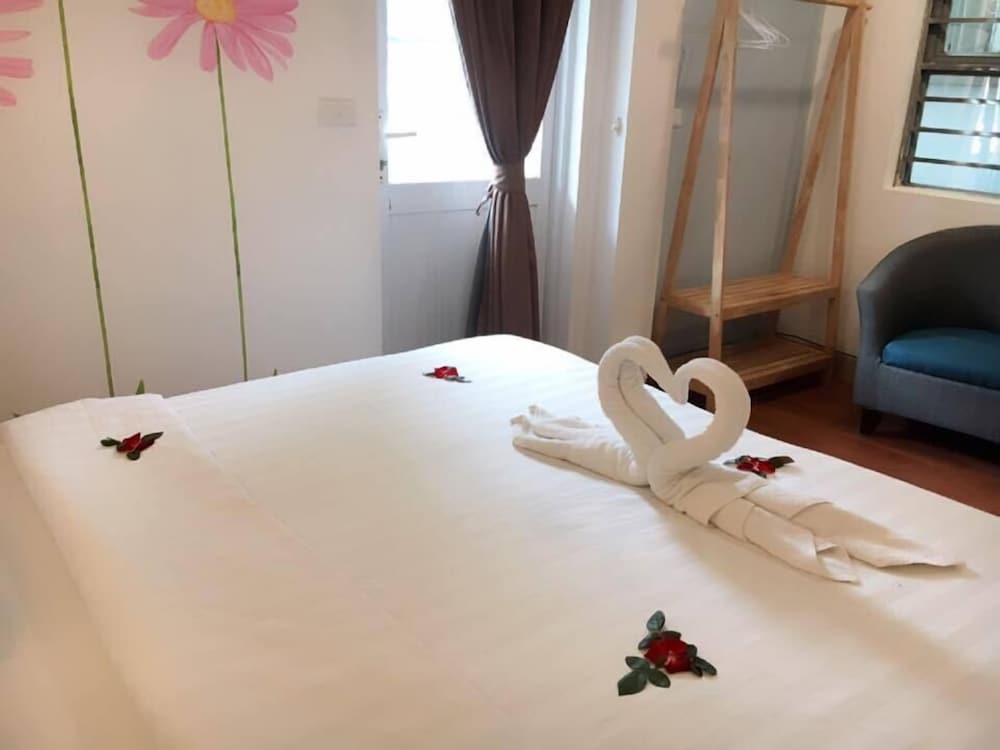 Фото Hanoi Old Quarter House