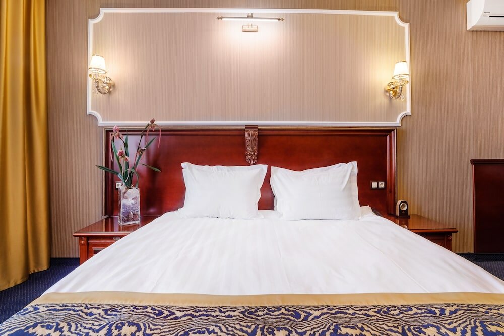 Фото Династия