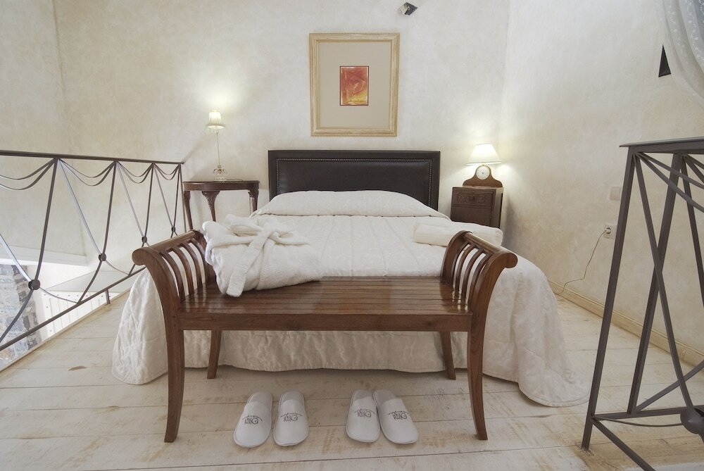 Фото Ostra Menalon Luxury Suites