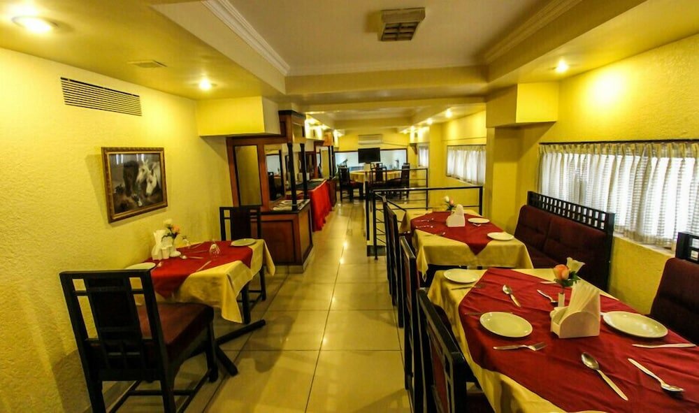 Фото Sovereign Hotel