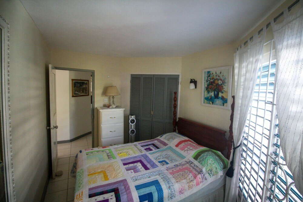 Фото Yellow Canary Beach Villa