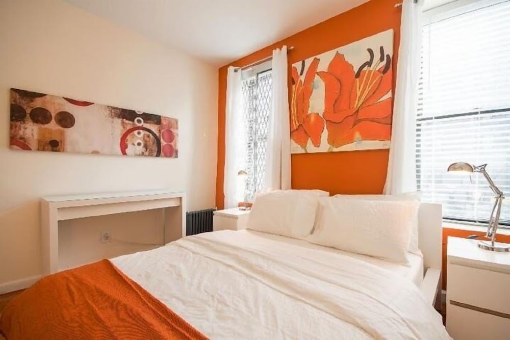 Фото Washington Heights Apartments