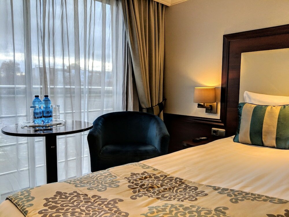 Фото Select Ms Charles Dickens - Neuss