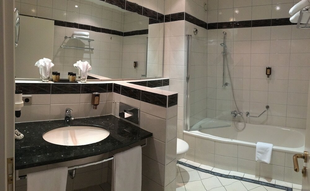 Фото Hotel Garni Kaiserstuhl