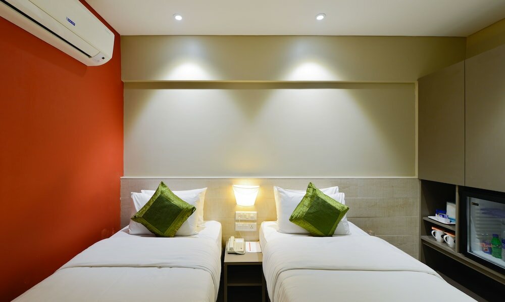 Фото Treebo swastik