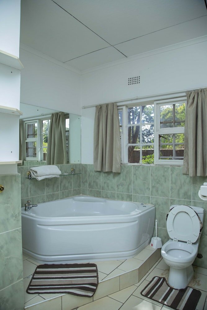 Фото Adlib Executive Lodge