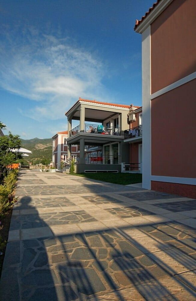 Фото Sun & Sea Luxury Hotel