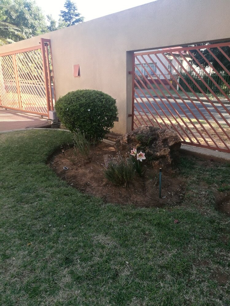 Фото Naisar Holiday Home & Cottage Primrose