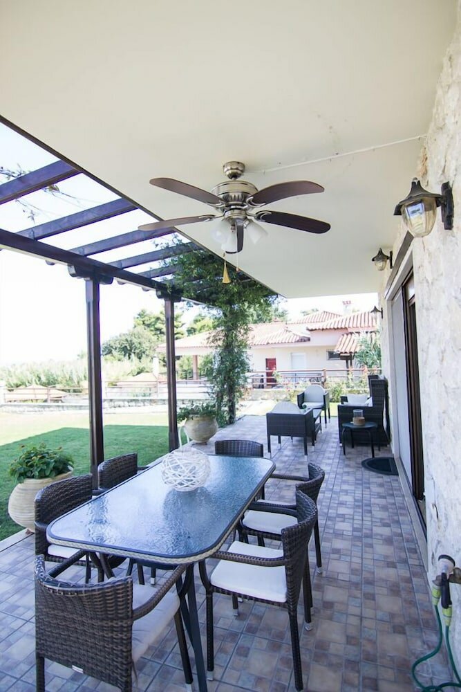 Фото Daphne Villas