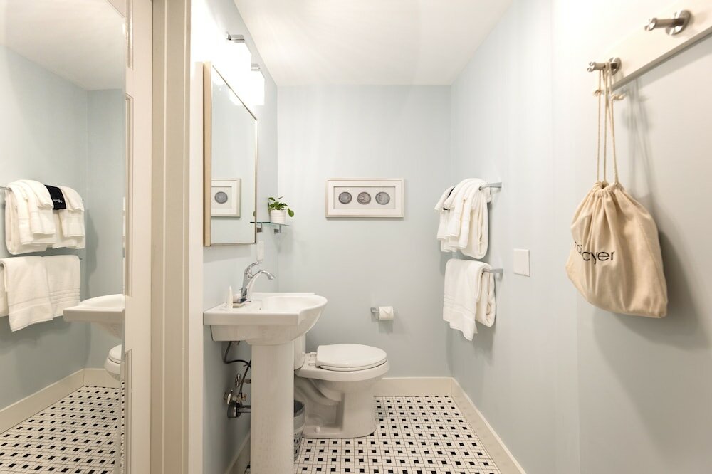 Фото The Sailmaker's House