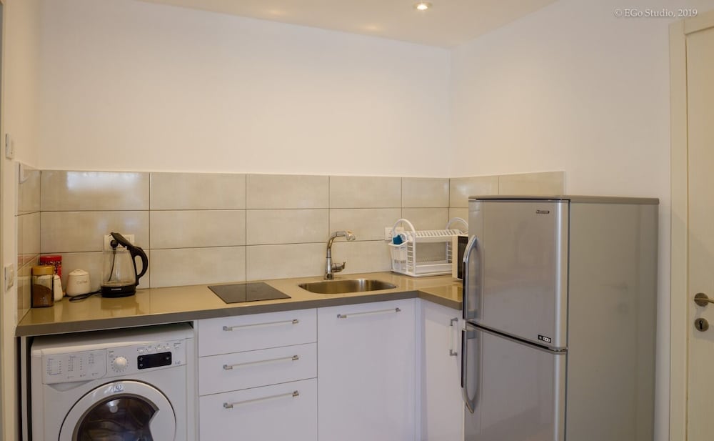 Фото Royal Lea Apartments