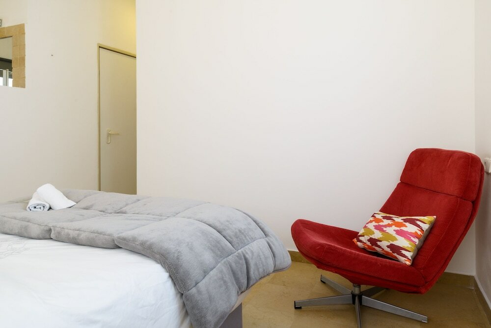 Фото Апартаменты Elegant 2br with Veranda by FeelHome