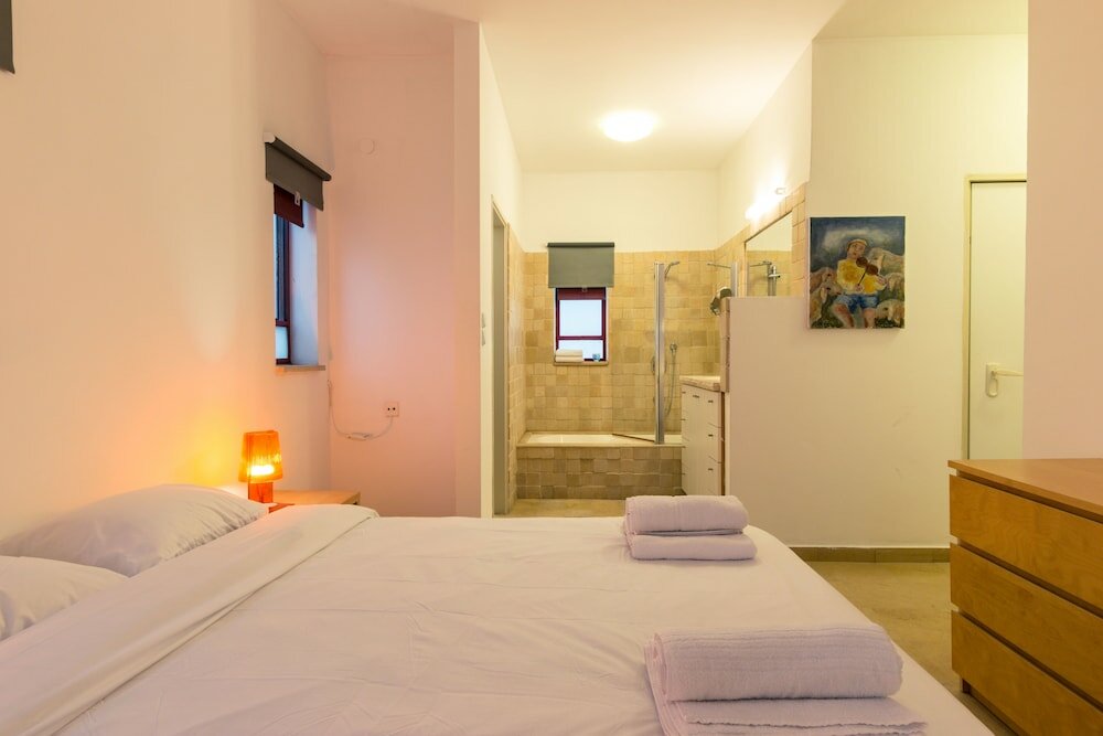 Фото Апартаменты Elegant 2br with Veranda by FeelHome