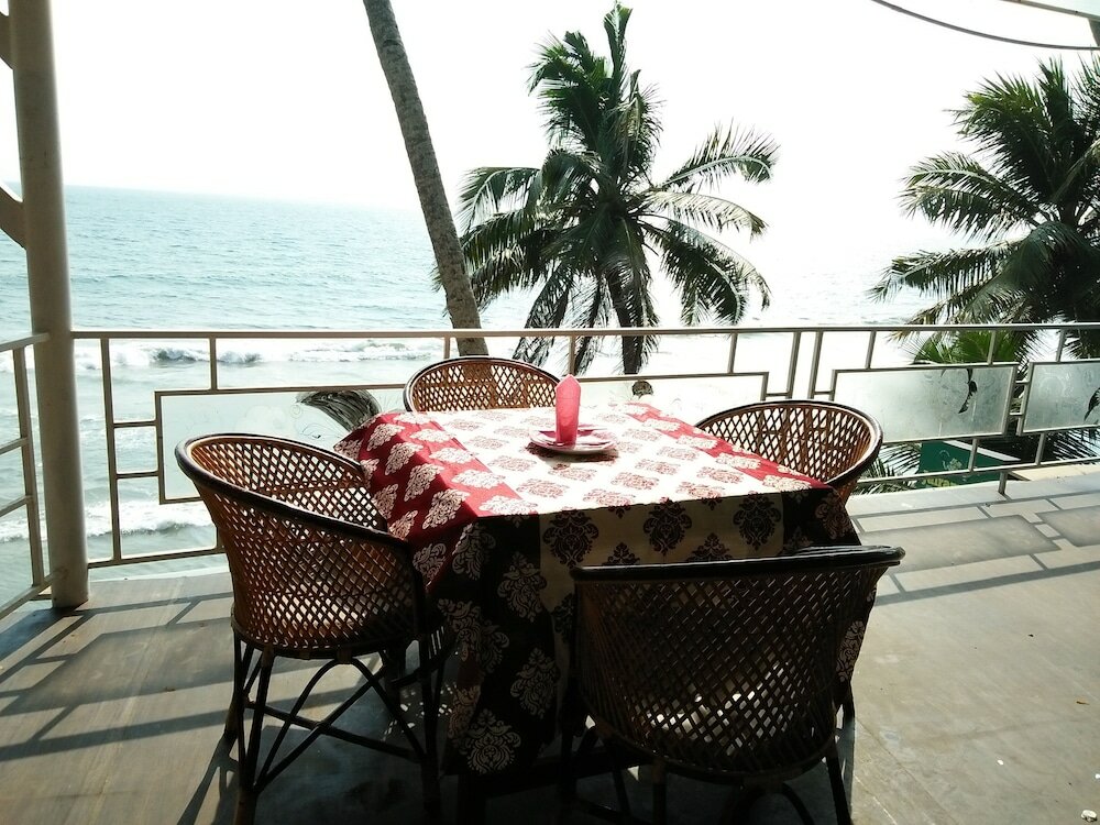 Фото Black Beach Resort