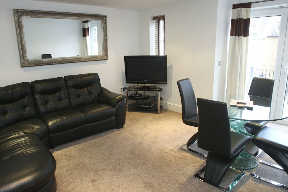 Фото 2 Bed Apt in Chorleywood Near Station