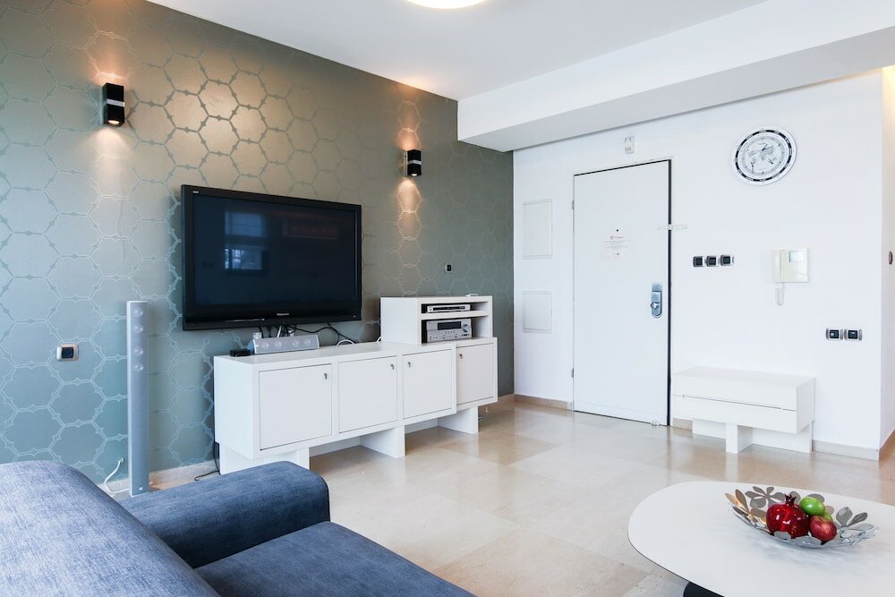 Фото Comfort & Balcony near Beach by FeelHome