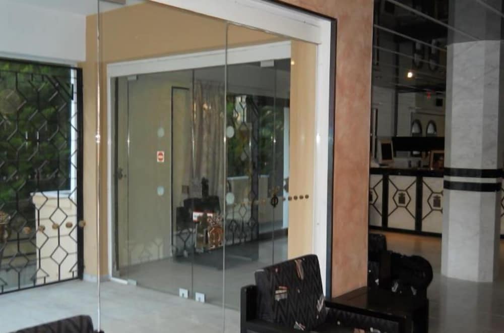 Фото Niriedes Dionyssos Village