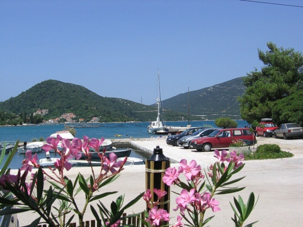 Фото Villa Menalo