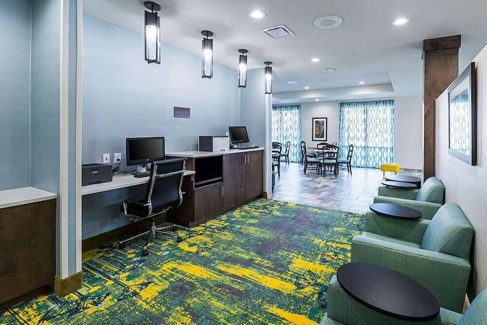 Фото Comfort Inn & Suites Oklahoma City near Bricktown