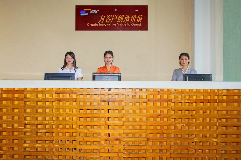 Фото Ling Hai Apartment