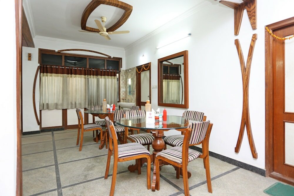 Фото Oyo 8932 Delight Inn Gachibowli