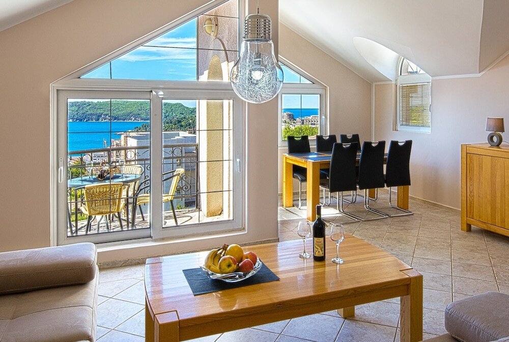 Фото Adriatic Hill Apartments