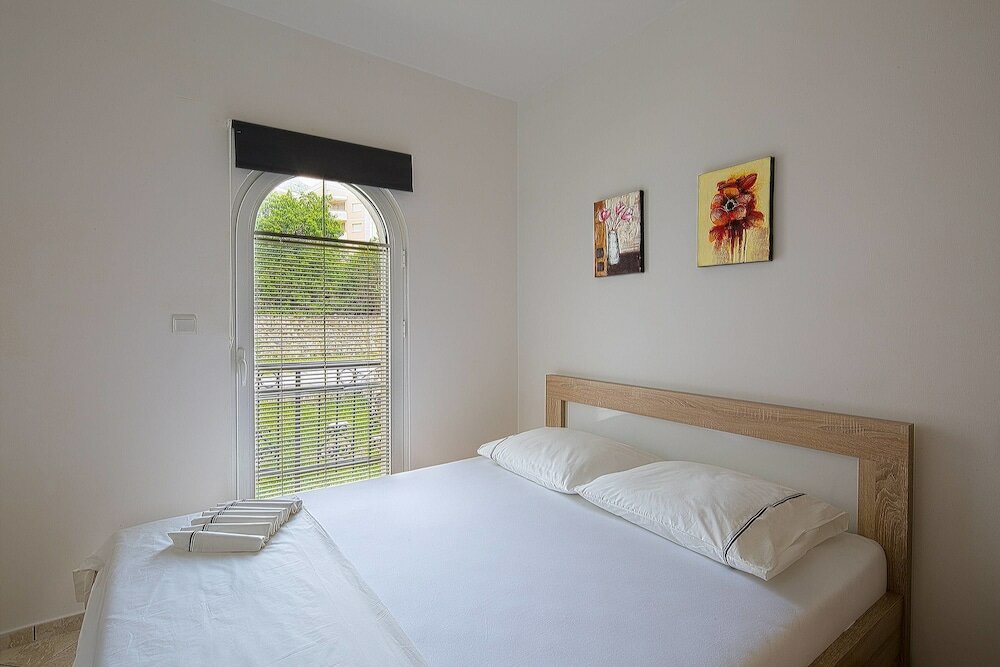 Фото Adriatic Hill Apartments