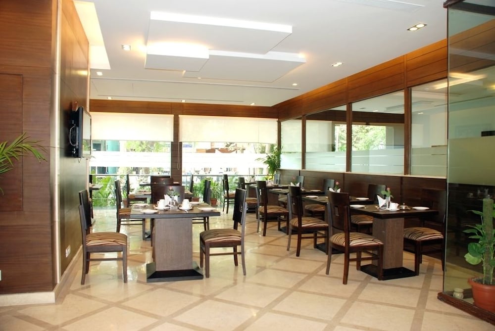 Фото Jht Hotel