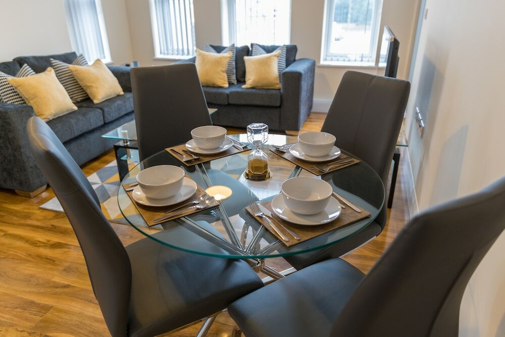 Фото London Heathrow Serviced Apartments