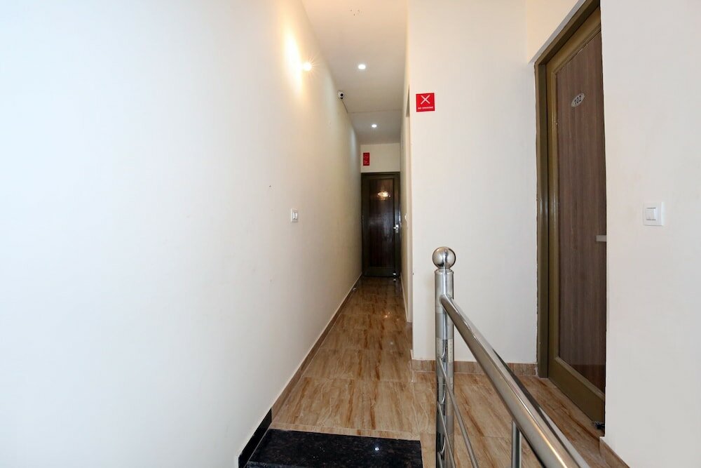 Фото Oyo 9254 The Platinum