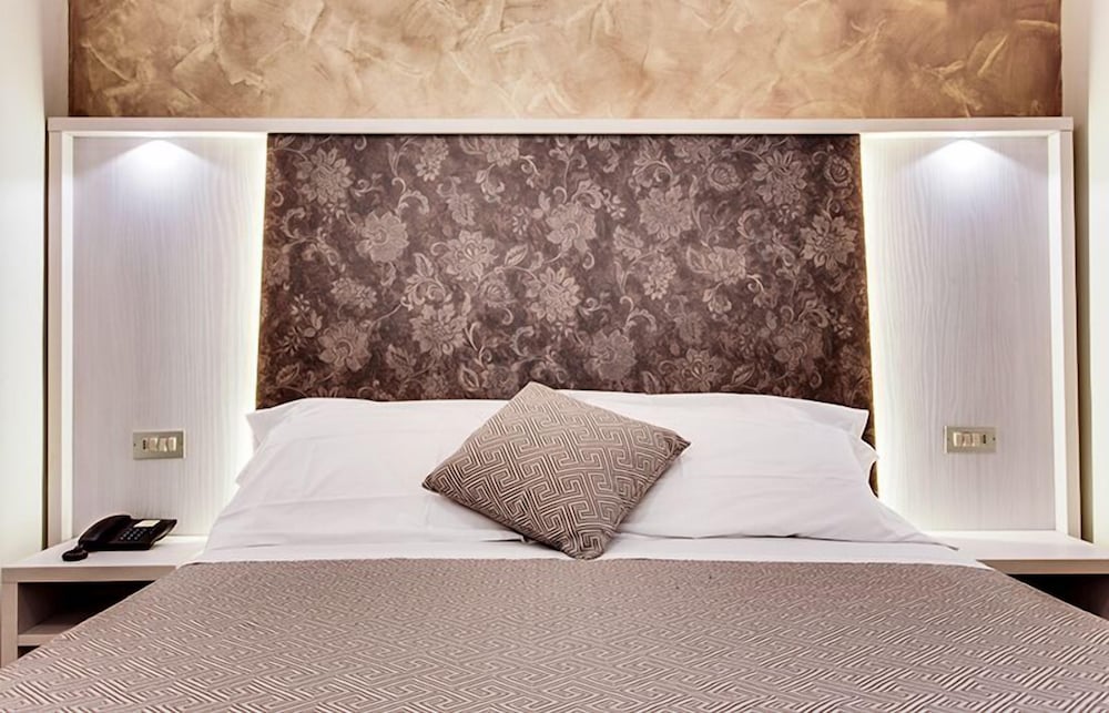 Фото Hotel Dolce Vita Cesenatico