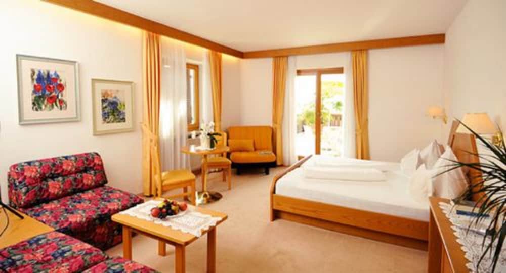 Фото Hotel Mair am Turm