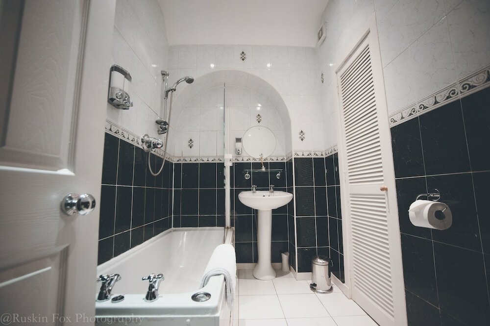 Фото Suite Apartments Aberdeen City