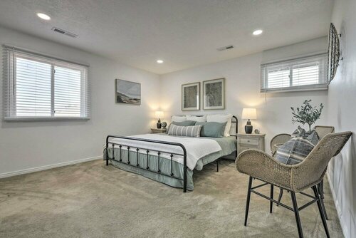Гостиница Sunny St George Condo w Mtn-view Balcony! в Сент-Джордже