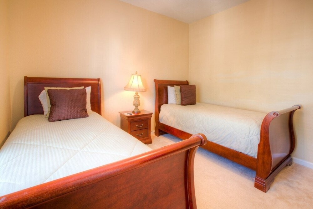 Фото Lovely Third-floor Vista Cay Resort Condo!