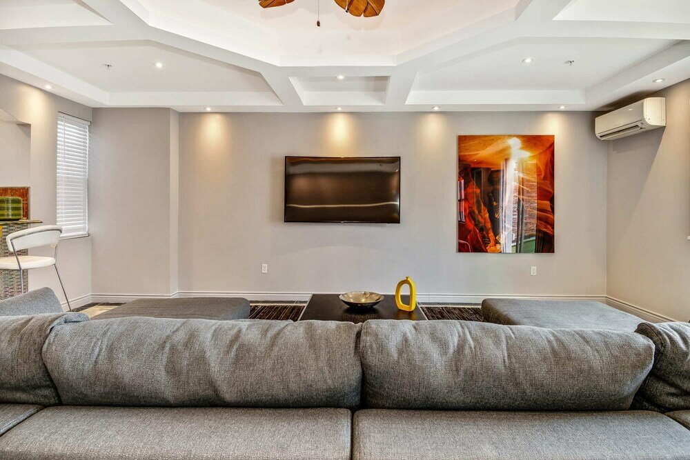 Фото The Penthouse in the Heart of the City With Patio/rooftop