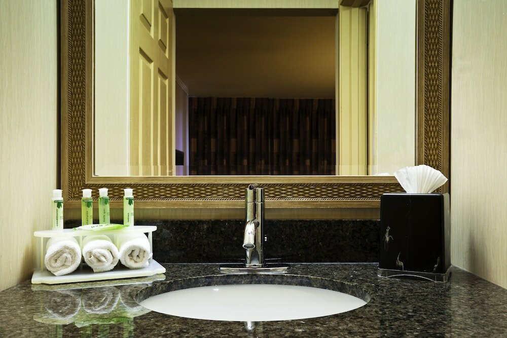 Фото Holiday Inn Express at Monterey Bay, an Ihg Hotel