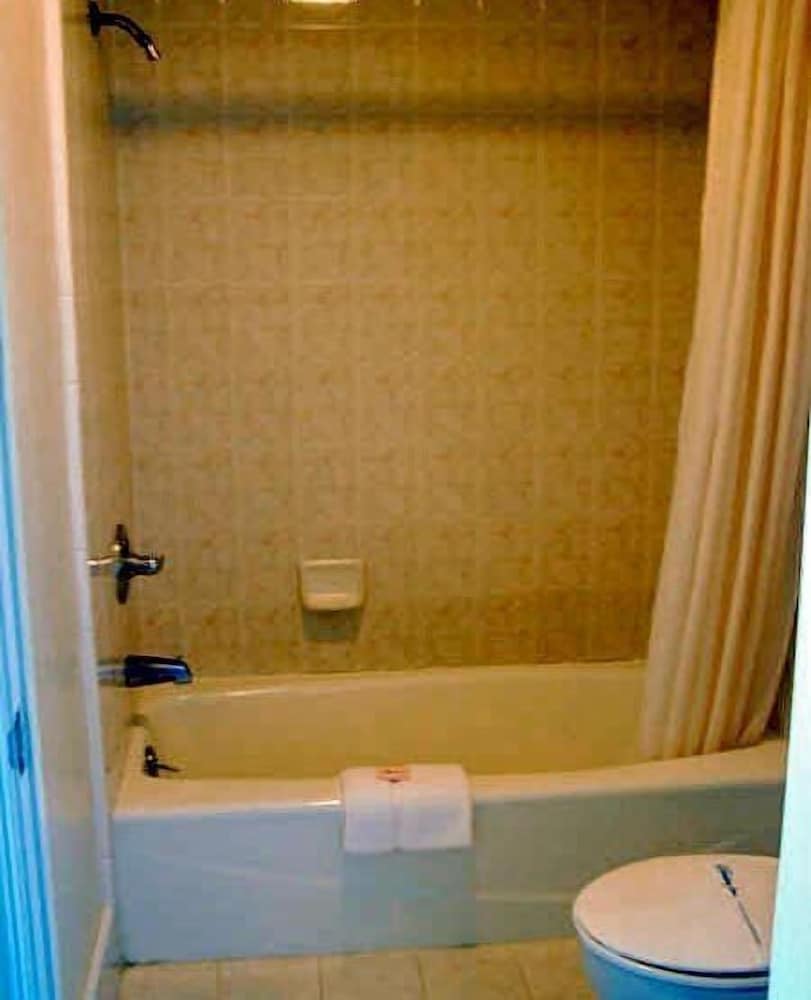 Фото Economy Inn Monterey