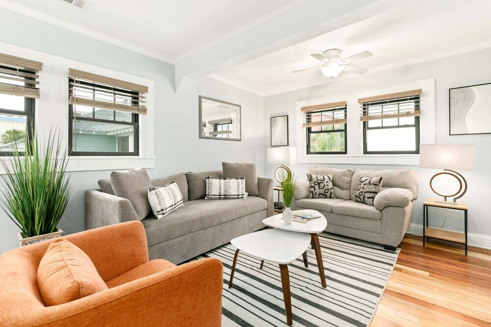 Фото Ebb and Flow Apartment House