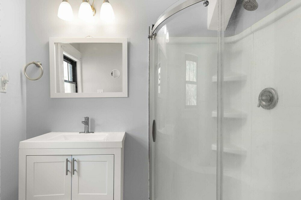 Фото Ebb and Flow Apartment House