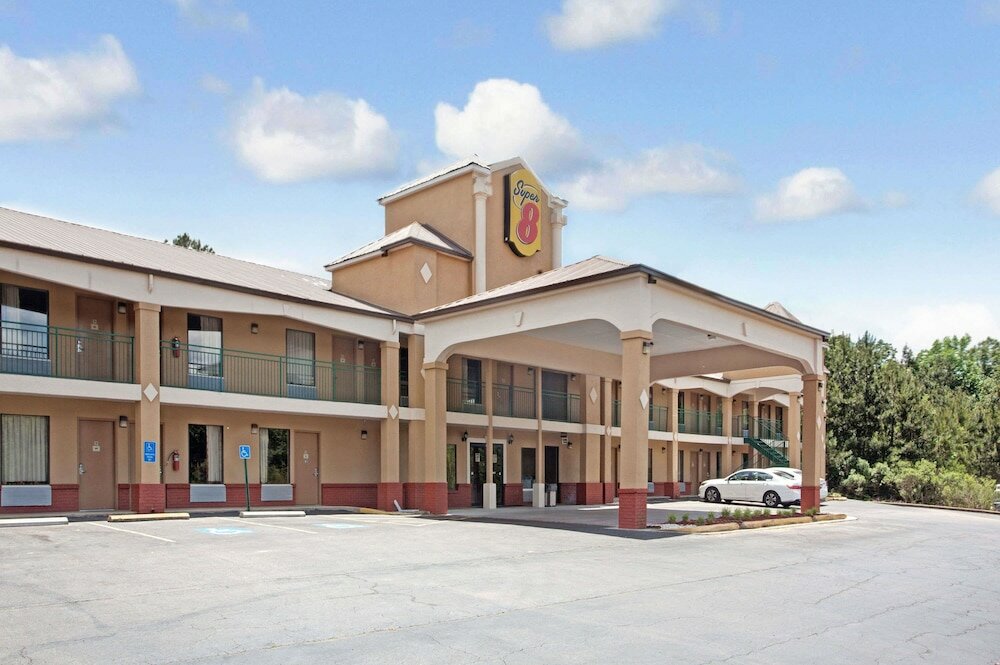 Фото Super 8 by Wyndham Pearl/Jackson/East