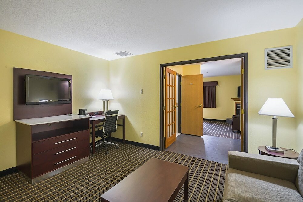 Фото Quality Inn and Suites