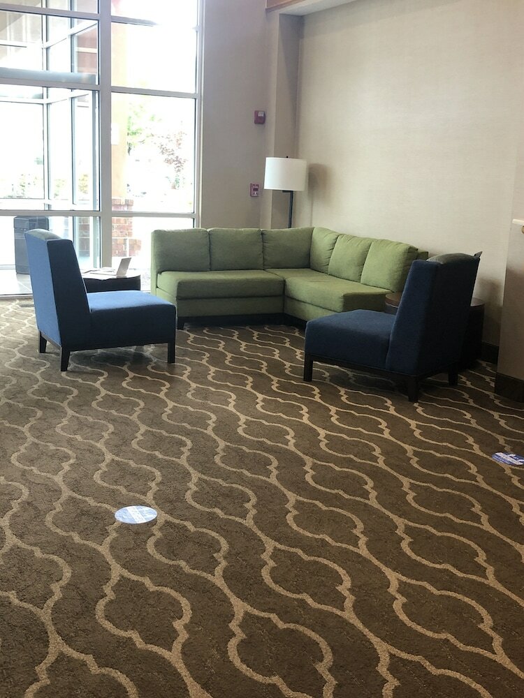 Фото Comfort Suites Salem