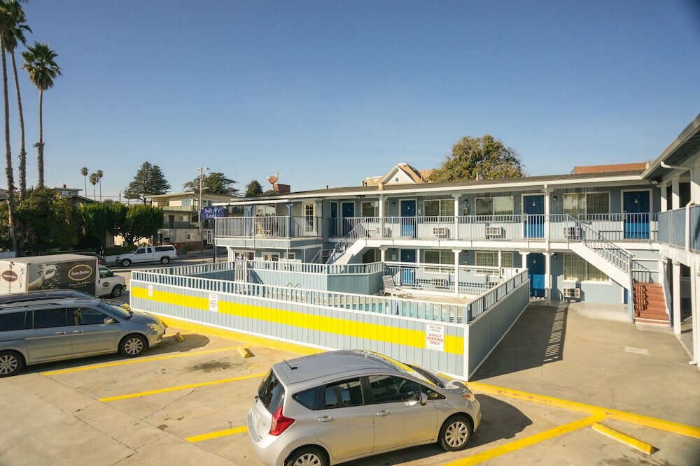 Фото Knights Inn Santa Cruz