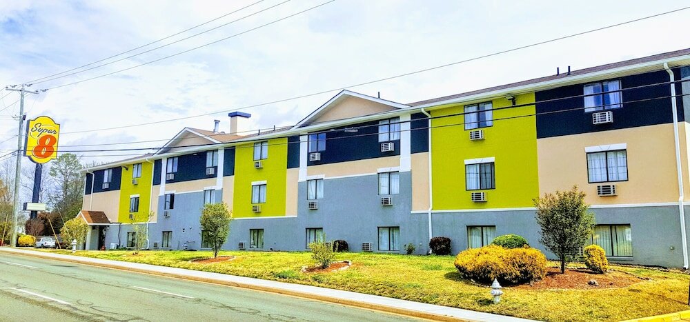 Фото Super 8 by Wyndham Richmond/Broad Street