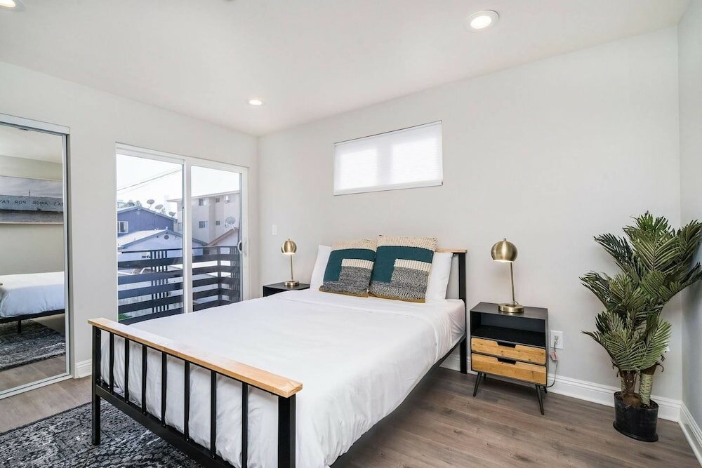 Фото Brand New Modern Luxury 3bdr Townhome In Silver Lake