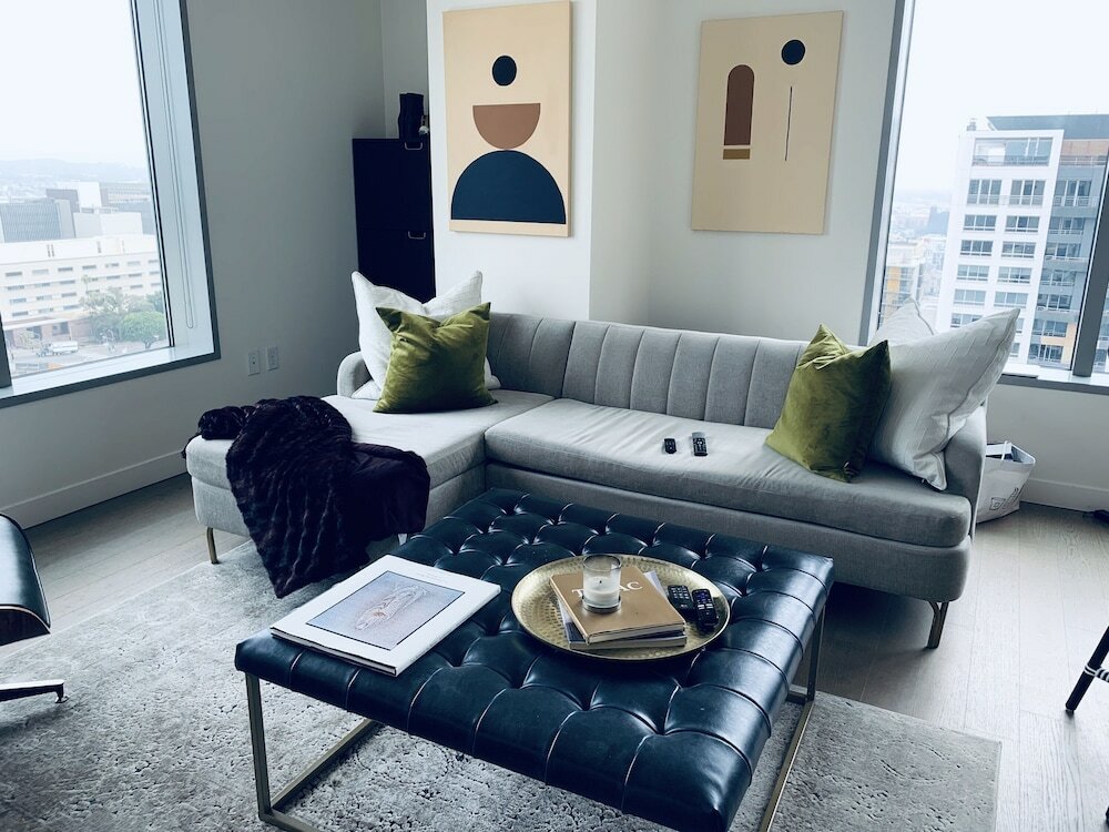 Фото New Lyfe Finest Luxury Apartment