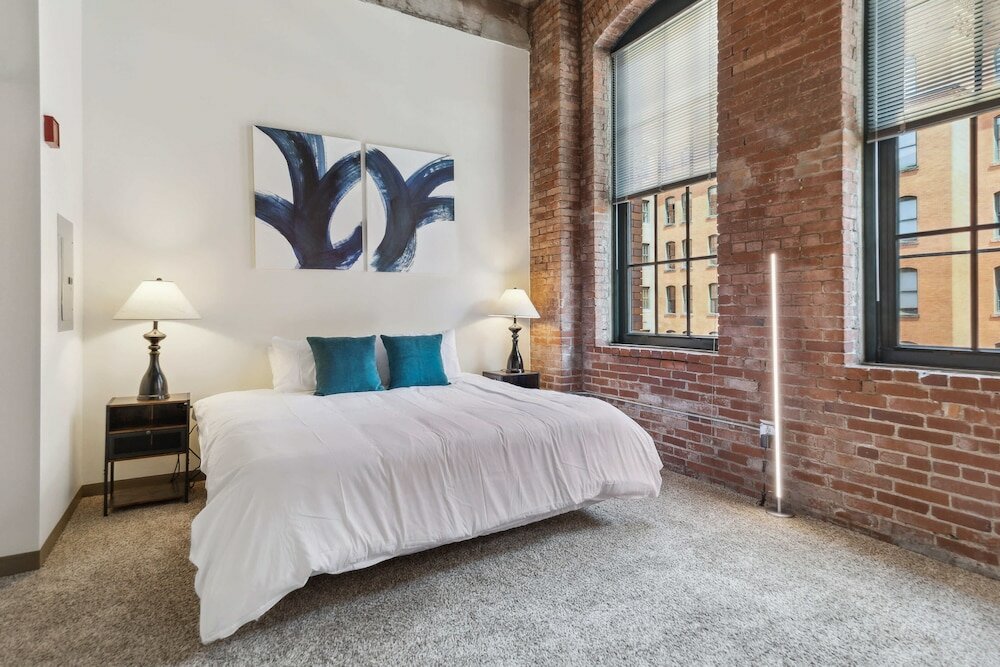 Фото Historic Loft Retreat With Pool