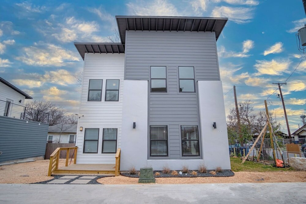 Фото Brand New 2 Stylish 3br Near Exciting Downtown