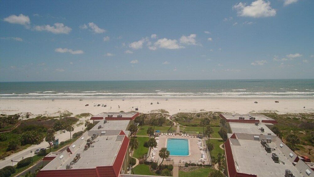 Фото Ocean View 2 Bed, 2 Bath, Steps to the Beach - Spanish Trace 240